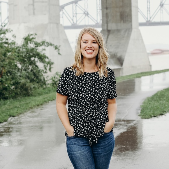 Meet your Posher, Meghan - Picture 1 of 4